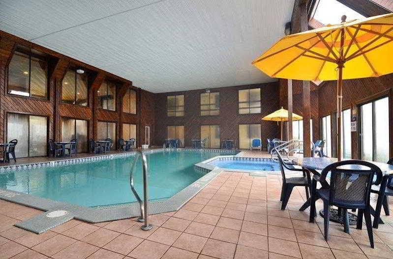Best Western Plus Dockside Waterfront Inn Mackinaw City Esterno foto