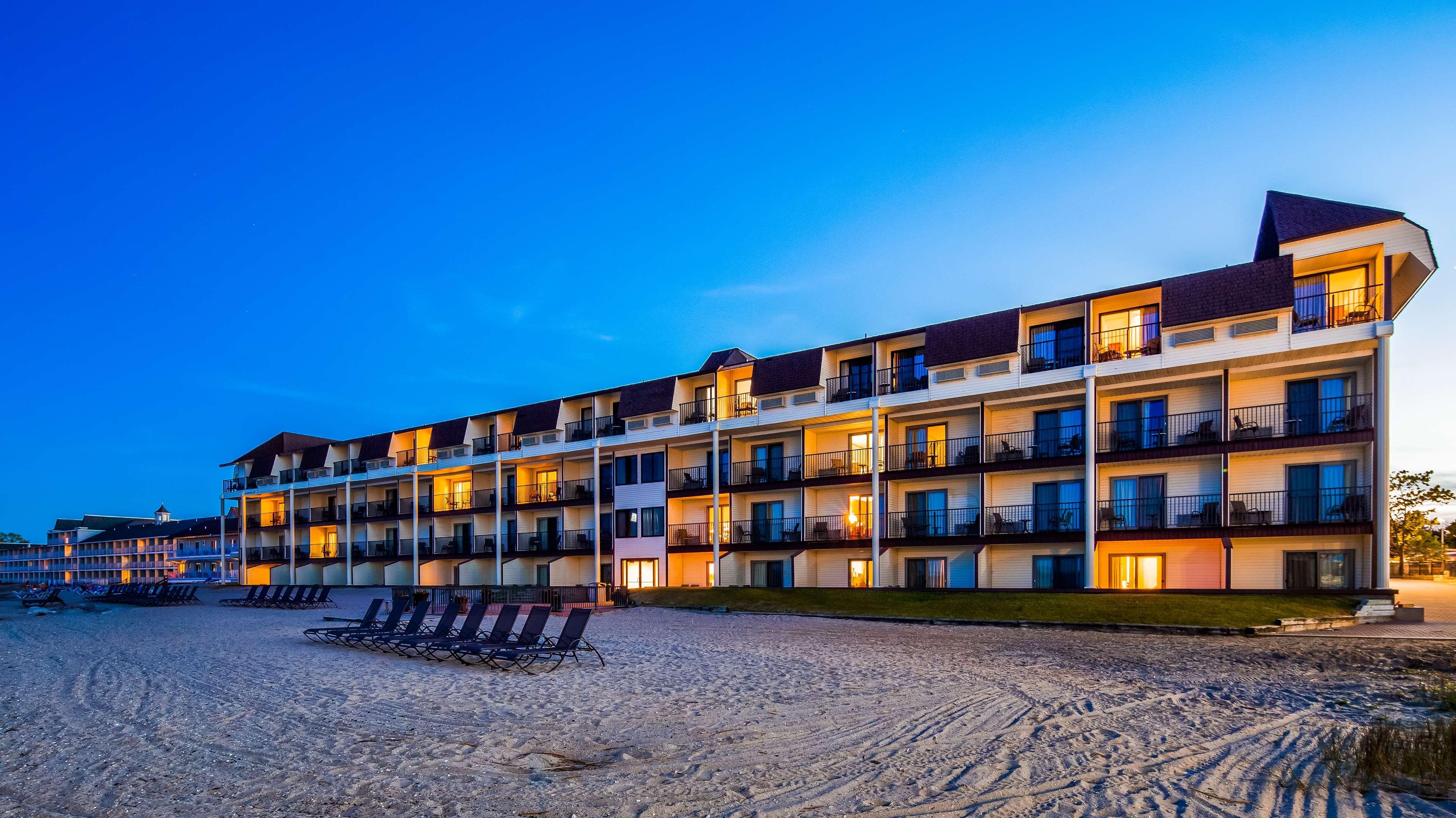 Best Western Plus Dockside Waterfront Inn Mackinaw City Esterno foto