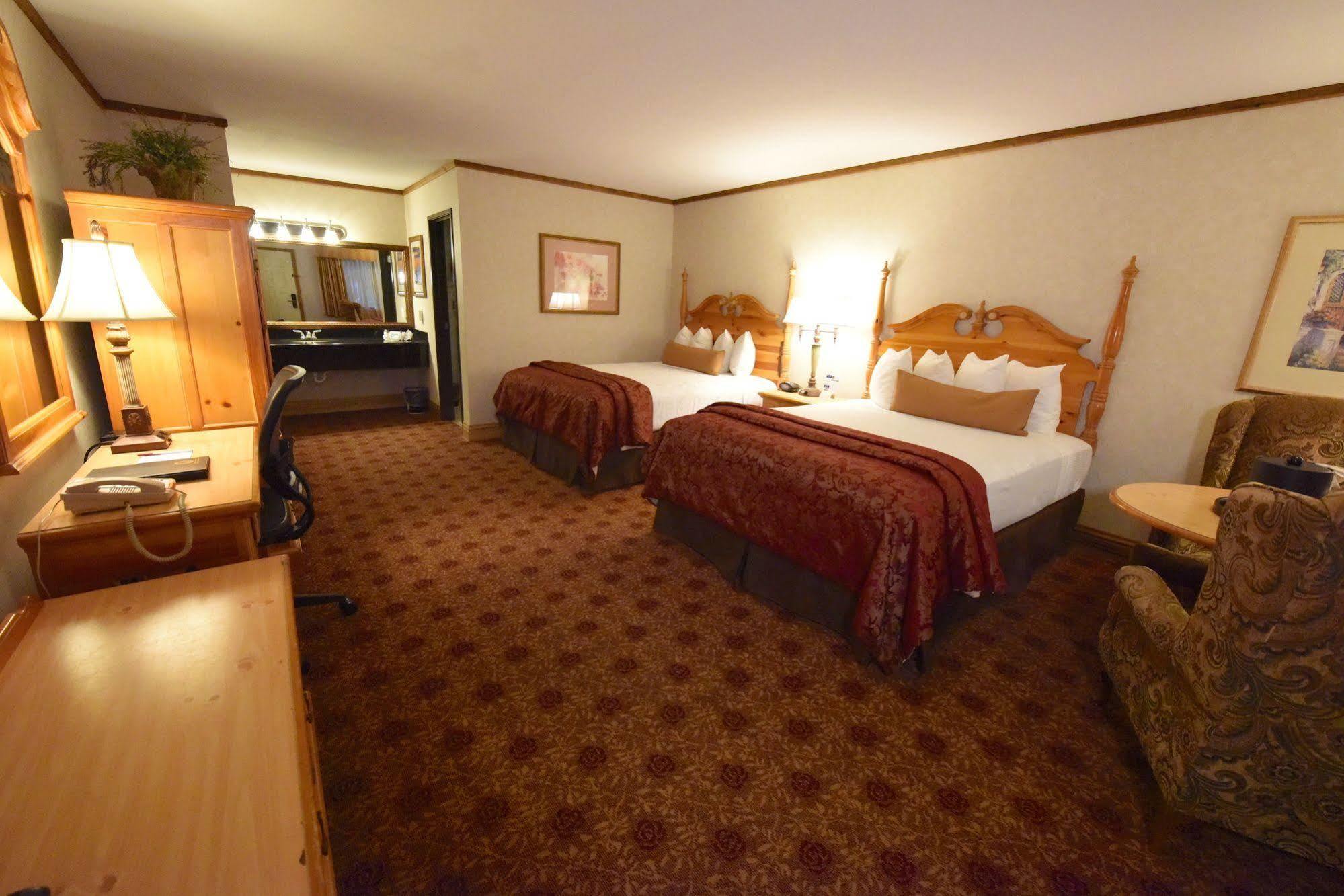 Best Western Plus Dockside Waterfront Inn Mackinaw City Esterno foto