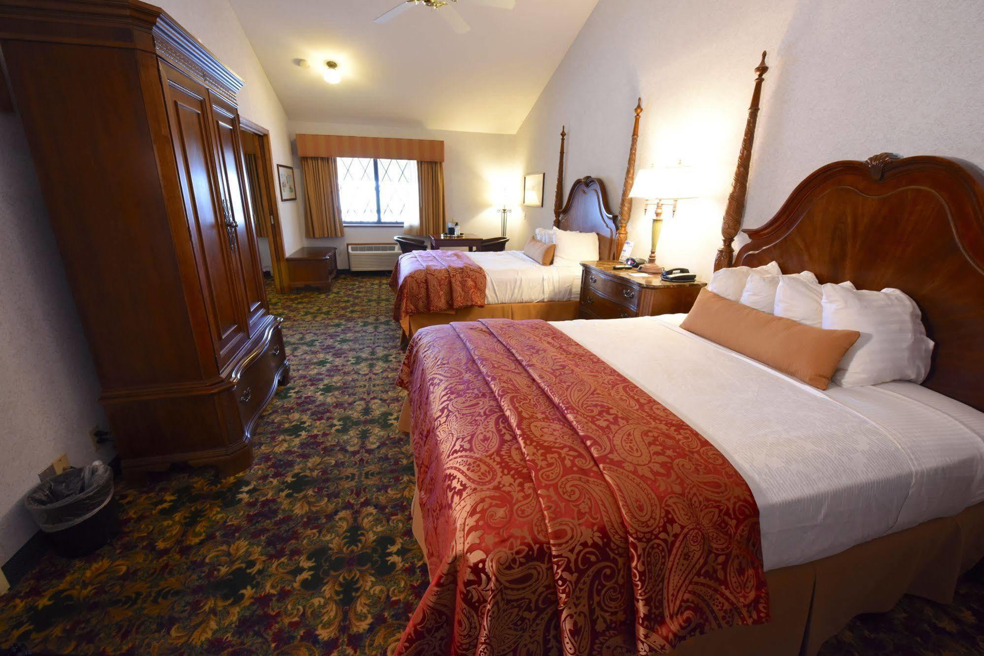 Best Western Plus Dockside Waterfront Inn Mackinaw City Esterno foto