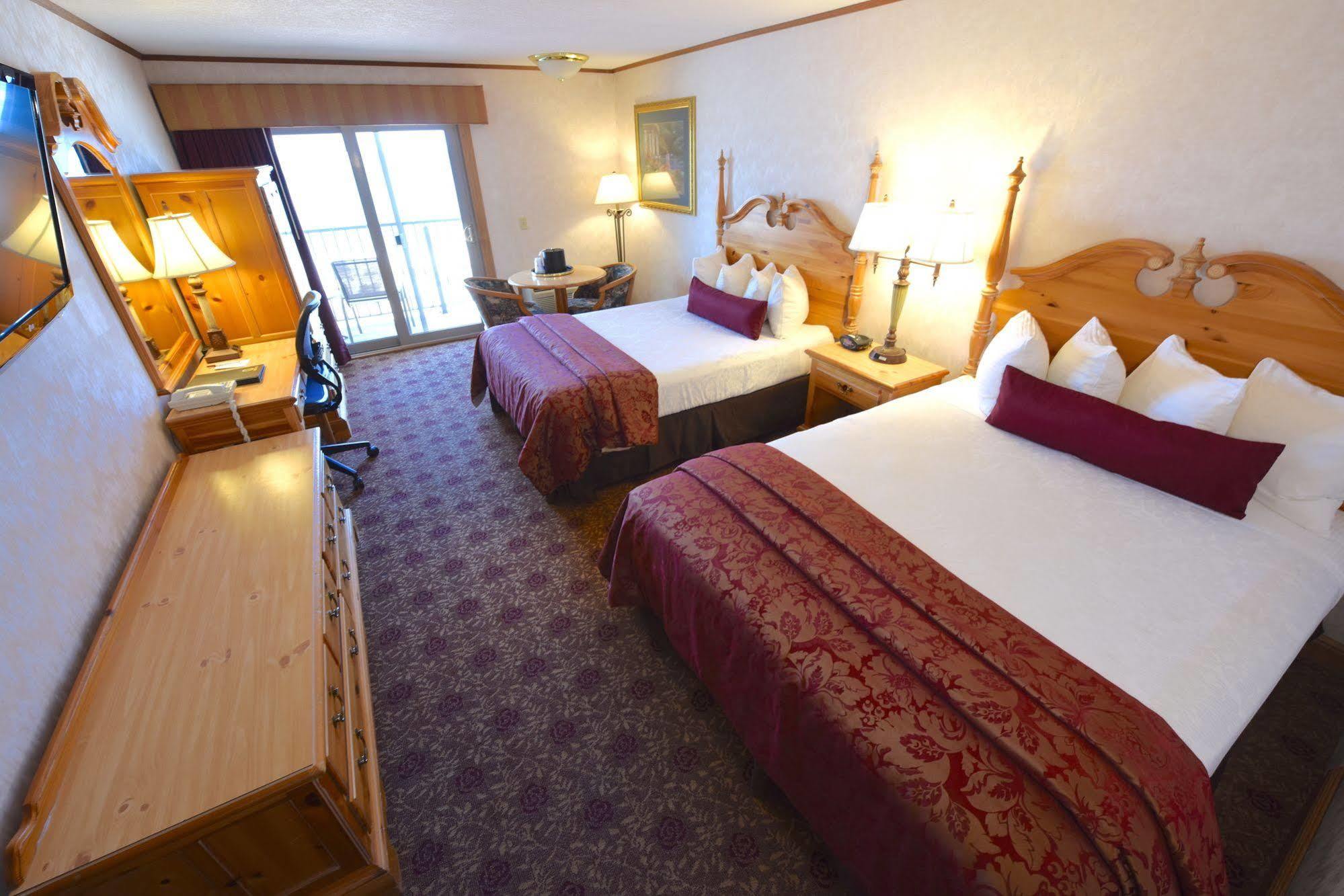 Best Western Plus Dockside Waterfront Inn Mackinaw City Esterno foto