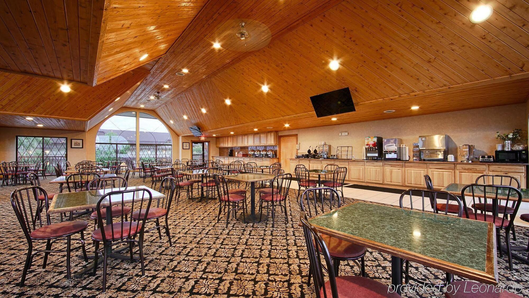 Best Western Plus Dockside Waterfront Inn Mackinaw City Esterno foto